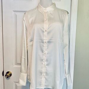 NWOT Women’s L Banana Republic White Dress Shirt Silky Finish